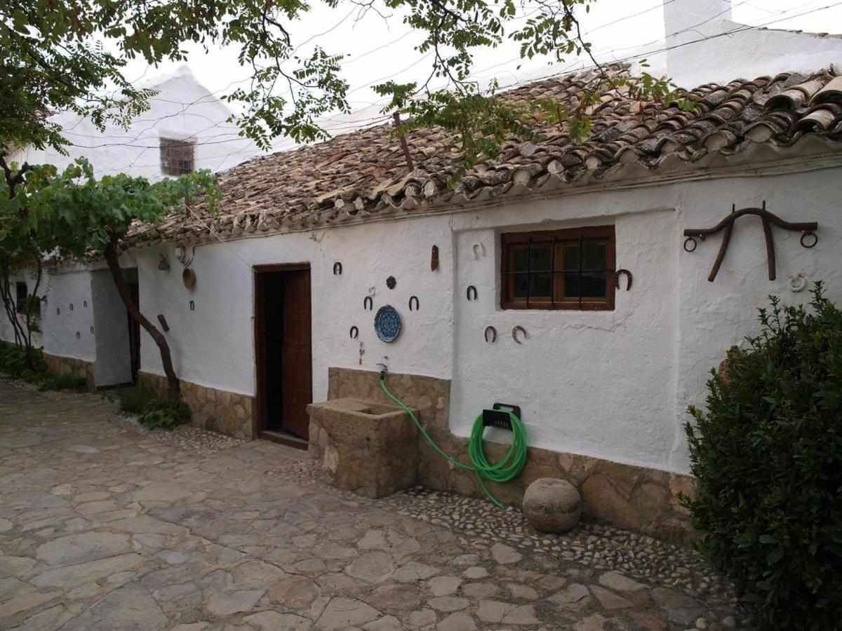 Cortijo La Gineta Guest House Alcala La Real Bagian luar foto